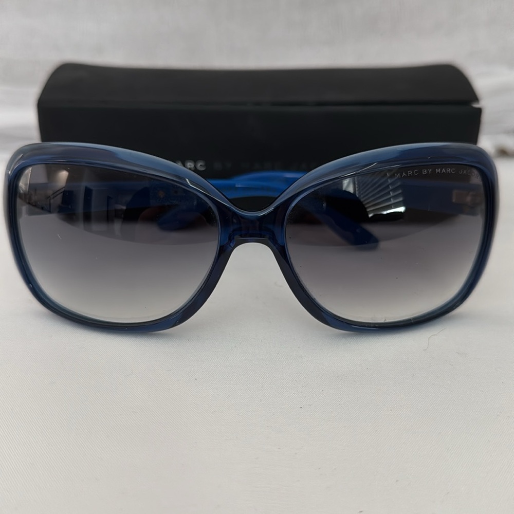 Marc by Marc Jacob’s - Oversized Blue Sunglasses